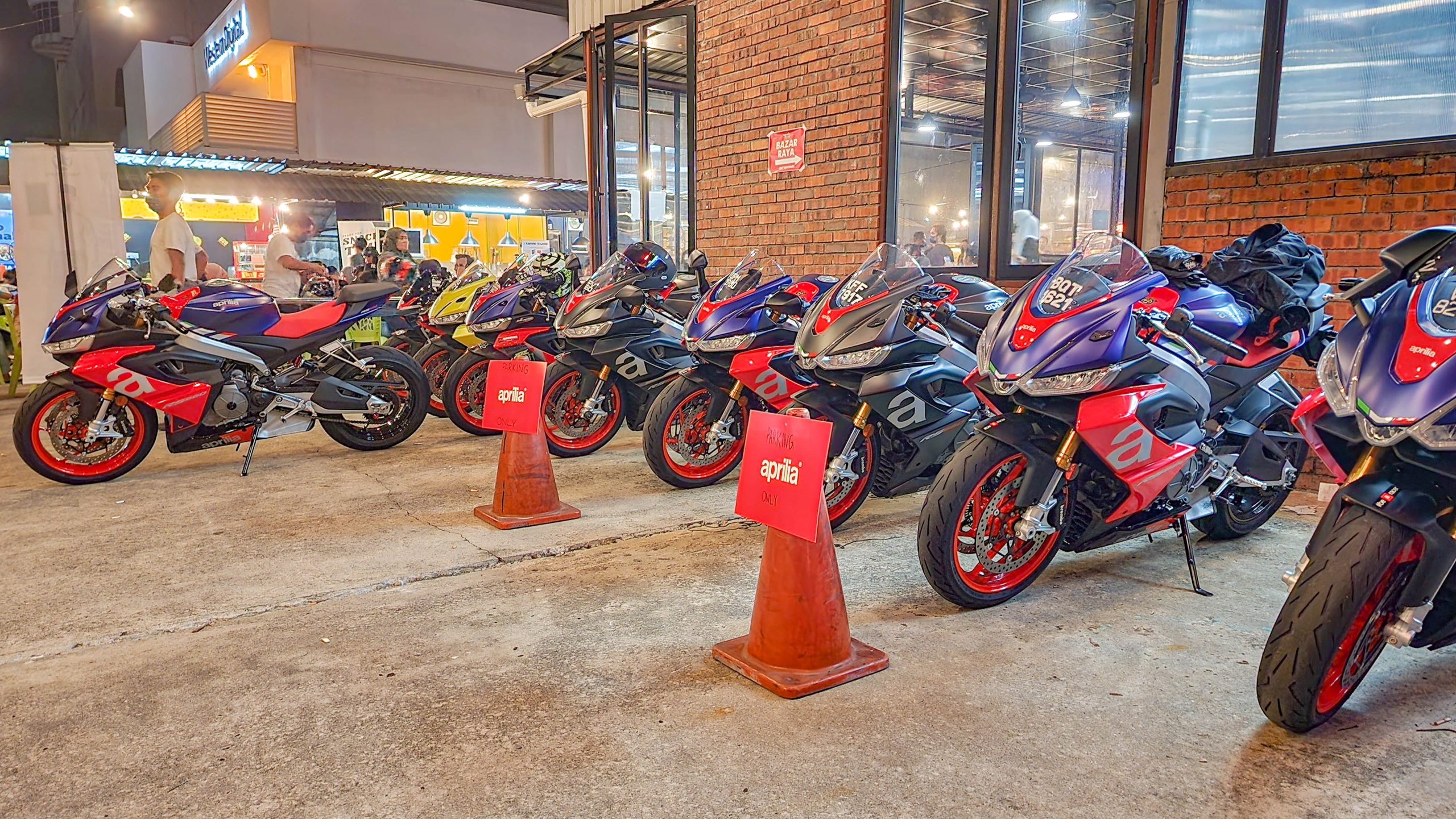 大马 Aprilia 强势回归！250 辆摩托和一众车友聚集 The Paddock PJ 庆祝斋戒月！ - FooThrottle.com