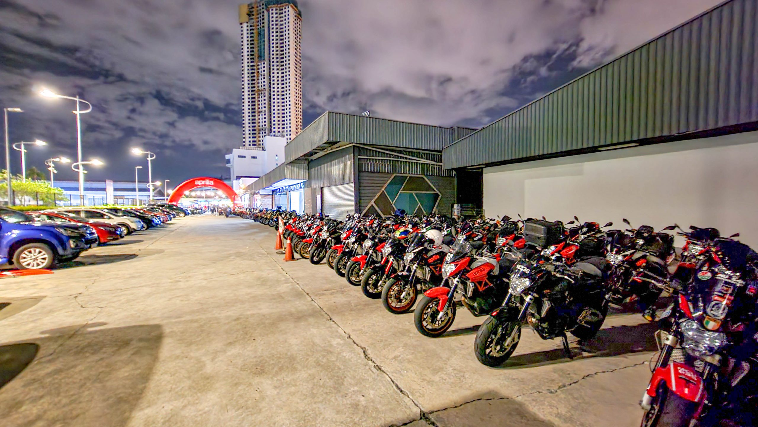 大马 Aprilia 强势回归！250 辆摩托和一众车友聚集 The Paddock PJ 庆祝斋戒月！ - FooThrottle.com